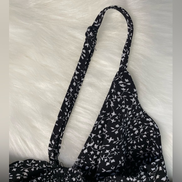 Crop Floral Top with Tie Front and Adjustable Spaghetti Strap - Picture 2 of 8